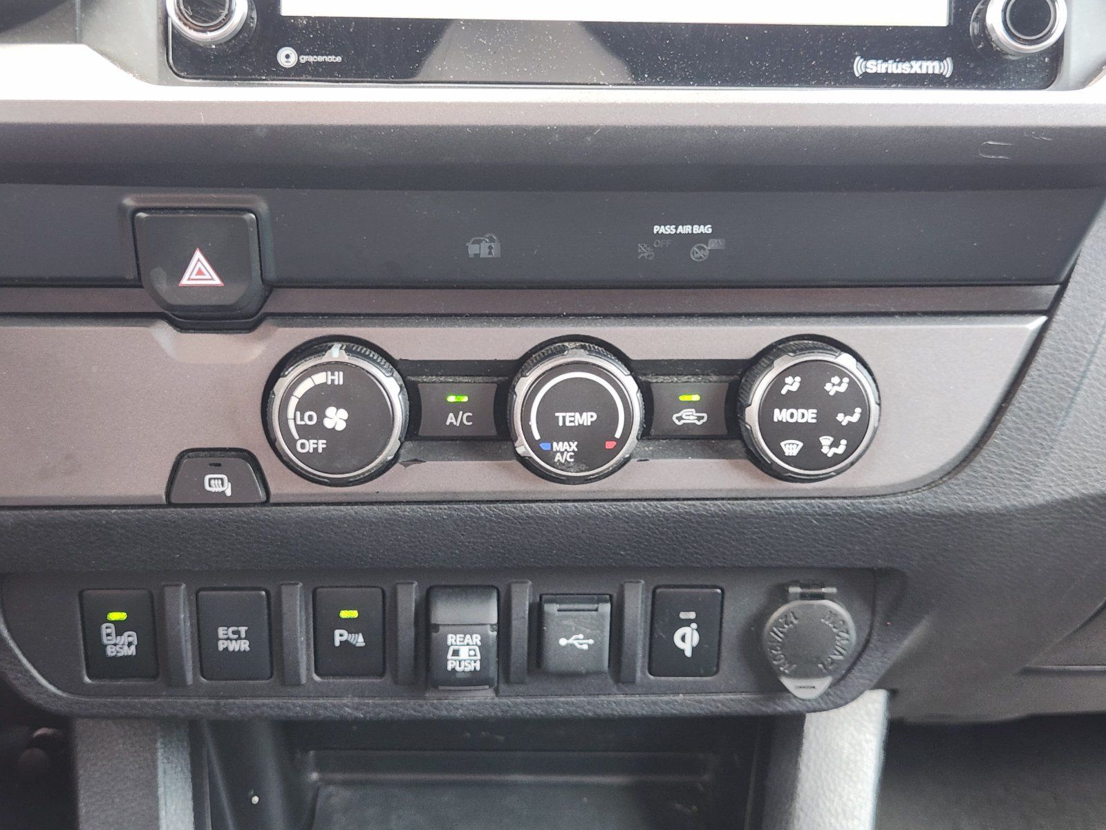 Used 2020 Toyota Tacoma TRD Sport w/ Technology Package RWD image 20