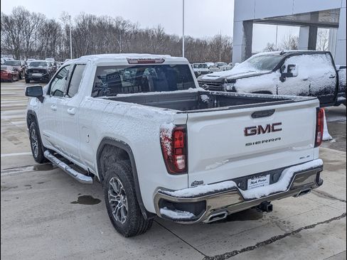New 2026 GMC Sierra 1500 SLE AWD/4WD image 8