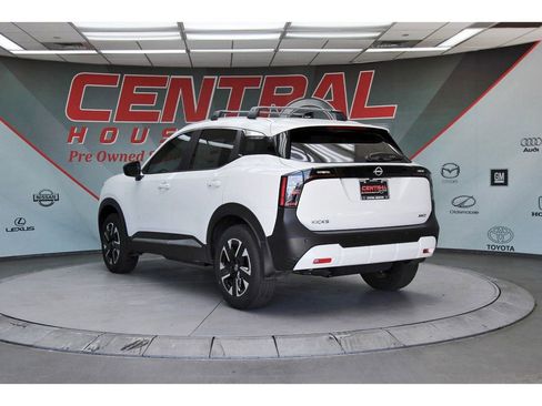 New 2026 Nissan Kicks SV w/ Cold Weather Package AWD/4WD image 4