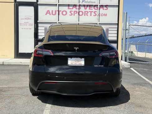 Used 2024 Tesla Model Y Performance AWD/4WD image 8