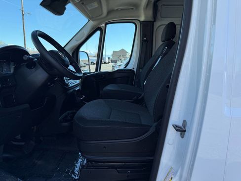 Used 2024 RAM ProMaster 2500 w/ Convenience Group FWD image 14