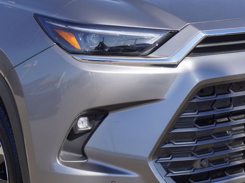 Used 2026 Toyota Grand Highlander AWD Hybrid image 3