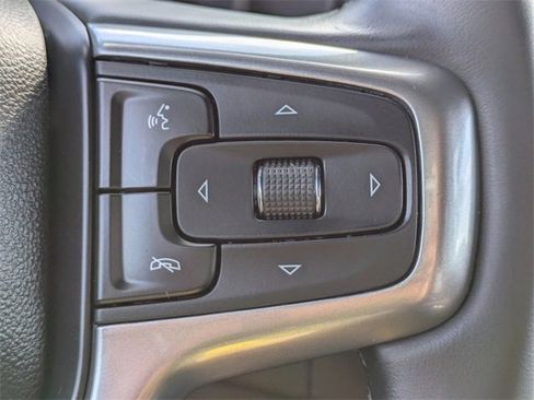 Used 2023 Chevrolet Suburban Premier image 30