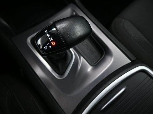 Used 2022 Dodge Charger SXT image 11