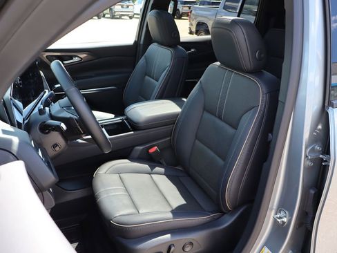 Used 2026 Chevrolet Traverse High Country w/ LPO, Floor Liner Package AWD/4WD image 14