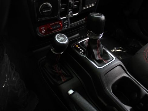 Used 2022 Jeep Wrangler Unlimited Rubicon w/ LED Lighting Group AWD/4WD image 20