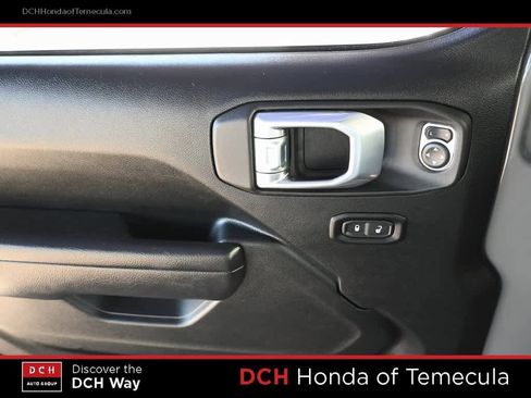 Used 2022 Jeep Gladiator Sport image 16