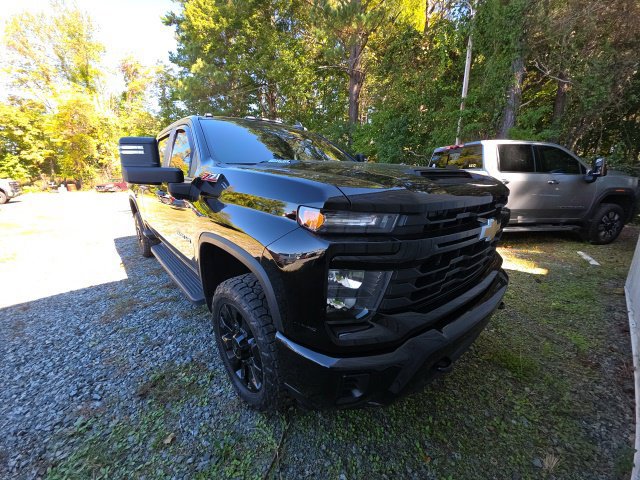 Used 2024 Chevrolet Silverado 2500 Custom w/ Custom Value Package AWD/4WD image 10