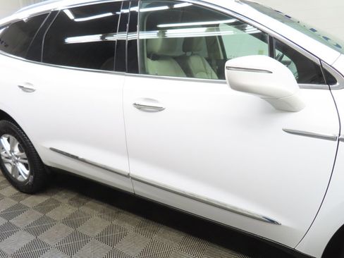Used 2019 Buick Enclave Essence AWD/4WD image 31