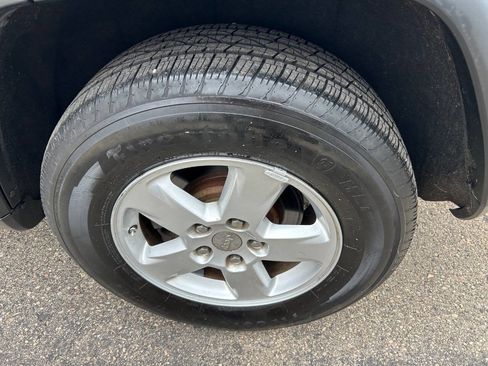 Used 2013 Jeep Grand Cherokee Laredo w/ Laredo E Group image 10