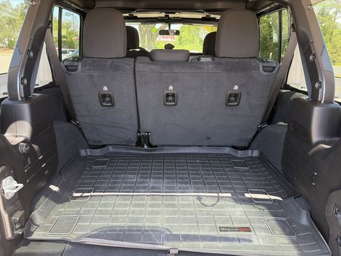 Used 2022 Jeep Wrangler Unlimited Sport image 33