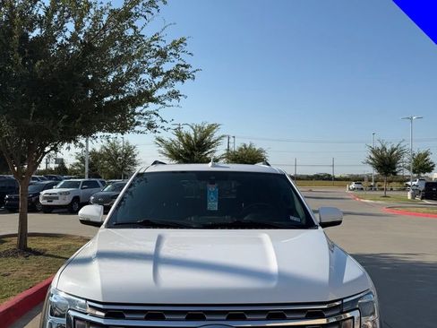 Used 2019 Ford Expedition Limited w/ Equipment Group 301A AWD/4WD image 4