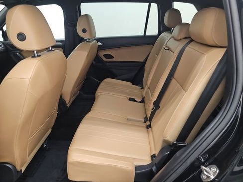 Used 2023 Volkswagen Tiguan SE w/ Panoramic Sunroof Package image 29