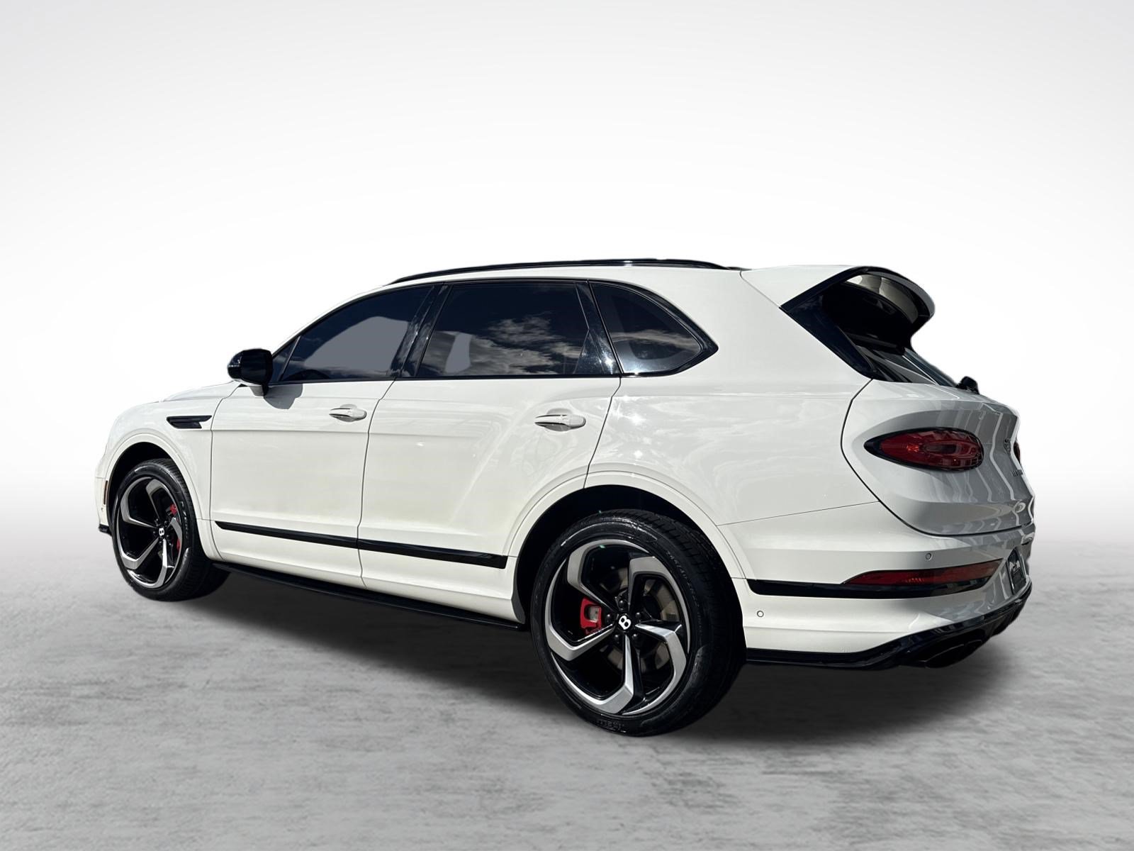 Used 2022 Bentley Bentayga AWD/4WD image 2