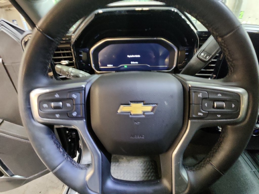 Used 2024 Chevrolet Silverado 1500 LT AWD/4WD image 17