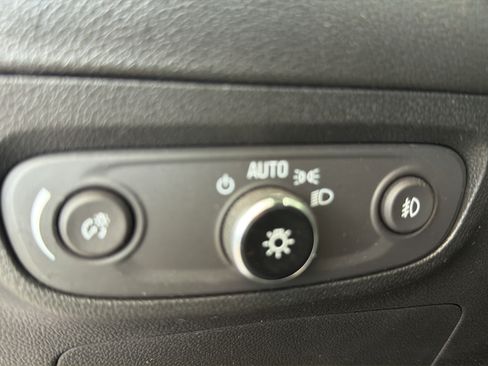Used 2021 Buick Encore GX Select AWD/4WD image 24