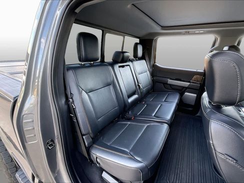 Used 2023 Ford F250 Lariat w/ Lariat Ultimate Package AWD/4WD image 18