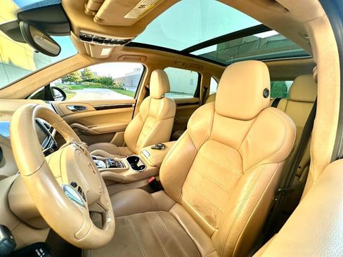 Used 2014 Porsche Cayenne GTS AWD/4WD image 18