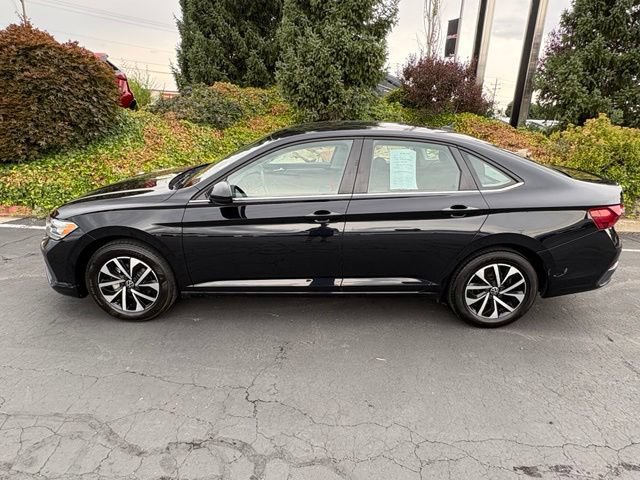 Used 2024 Volkswagen Jetta S FWD image 3