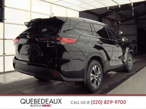 Used 2022 Toyota Highlander XLE image 5