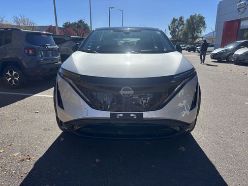 Used 2023 Nissan Ariya AWD image 3