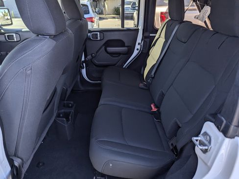 Used 2022 Jeep Wrangler Unlimited Sport image 8