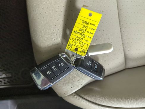 Used 2022 Volkswagen Atlas SE image 23