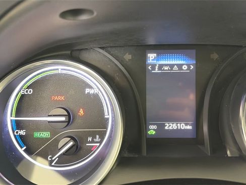 Used 2020 Toyota Camry SE w/ Carpet Mat Package FWD image 15