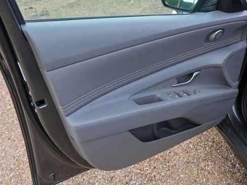 New 2026 Hyundai Elantra SEL Sport FWD image 20