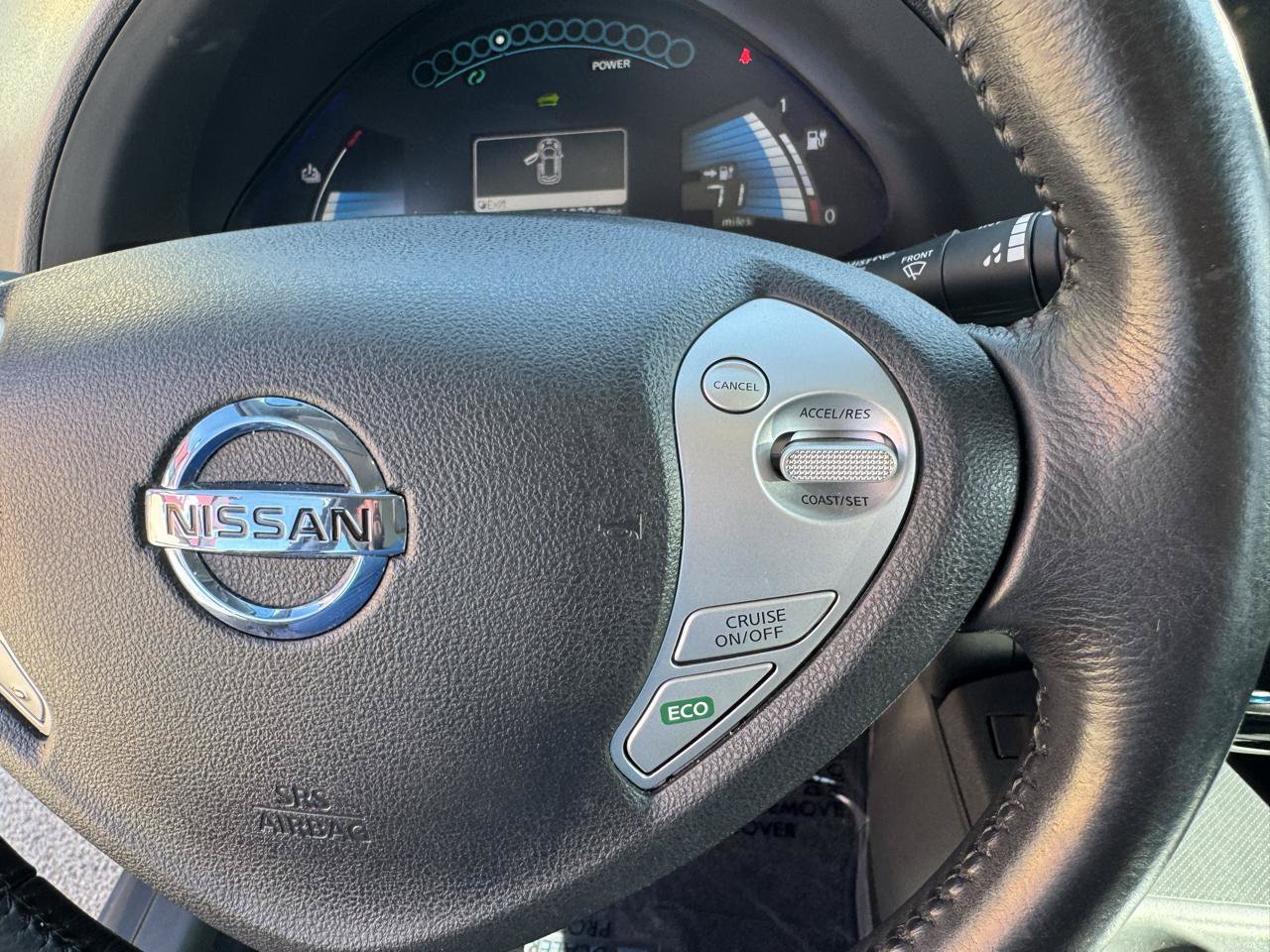 Used 2016 Nissan Leaf SL w/ Premium Package FWD image 28