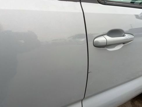 Used 2019 Toyota Tacoma TRD Sport w/ Technology Package image 20