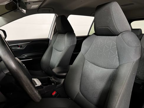 Certified 2022 Toyota RAV4 XLE FWD image 13