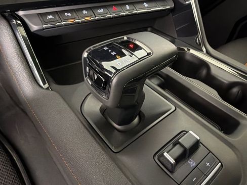 Used 2024 GMC Sierra 1500 AT4 w/ Technology Package image 32