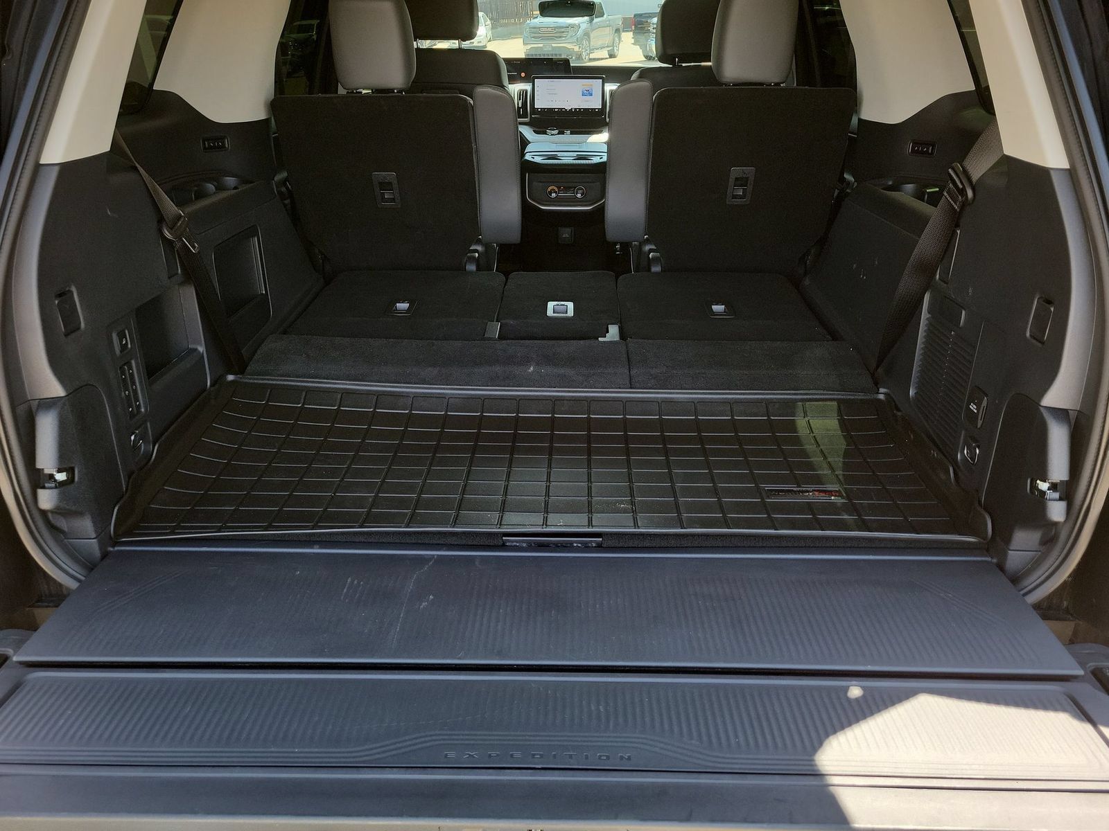 Used 2026 Ford Expedition Active AWD/4WD image 24