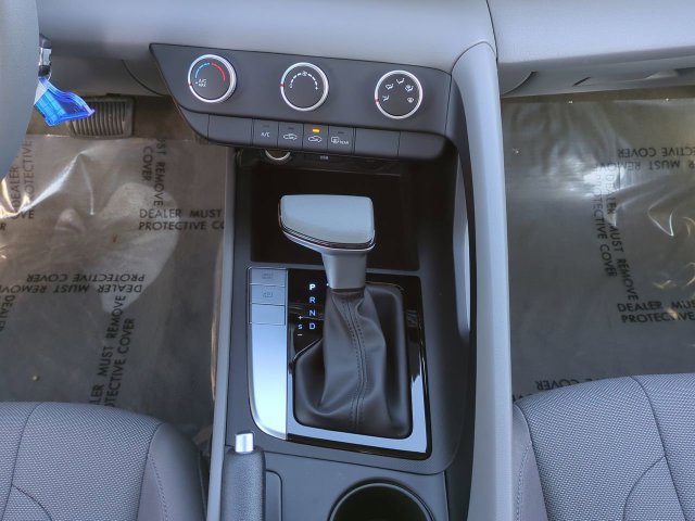 Used 2026 Hyundai Elantra SE FWD image 18