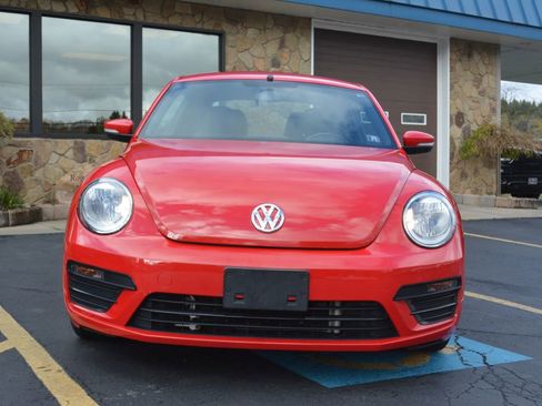 Used 2019 Volkswagen Beetle S image 2