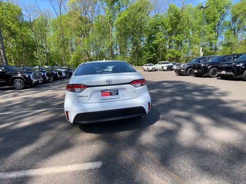 Used 2024 Toyota Corolla LE FWD image 15
