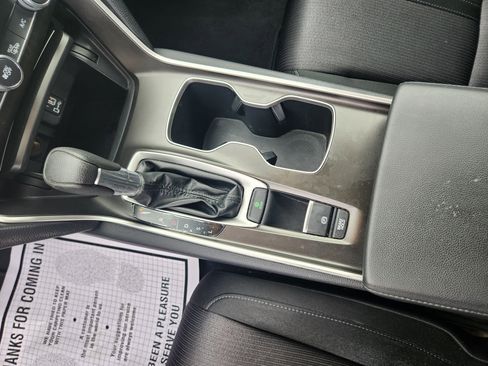 Used 2019 Honda Accord EX image 13