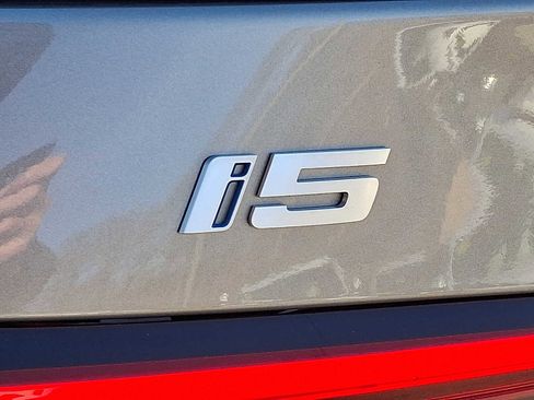 Used 2025 BMW i5 xDrive40 w/ M Sport Package image 30