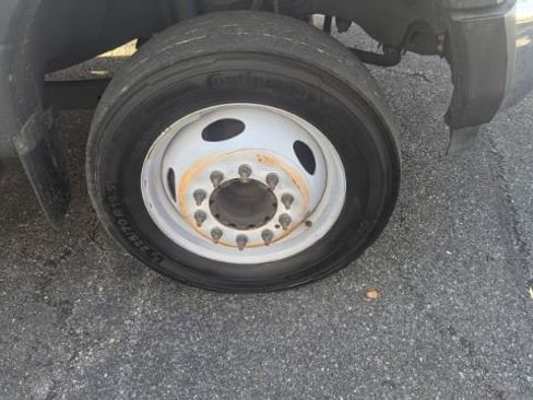 Used 2017 Ford F550 2WD Regular Cab Super Duty image 10