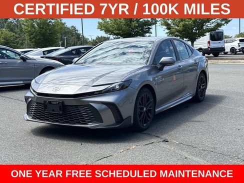 Used 2025 Toyota Camry SE FWD image 5