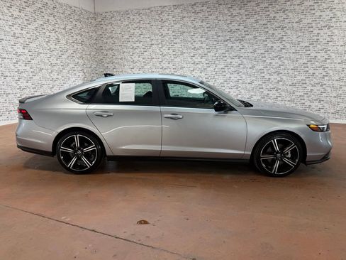 Used 2024 Honda Accord Sport image 6