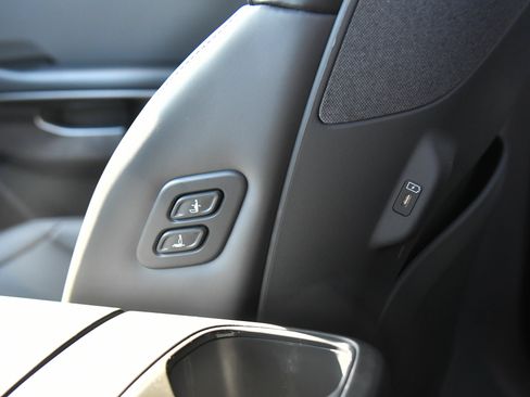 Used 2024 Kia EV9 Light Long Range RWD image 46