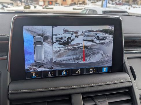 Used 2021 Chevrolet Suburban Premier w/ Premium Package image 23