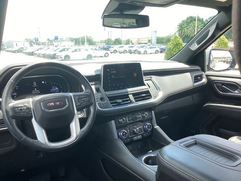 Used 2023 GMC Yukon XL SLT RWD image 15