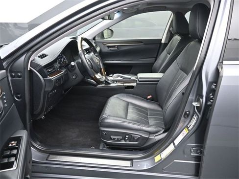 Used 2016 Lexus ES 300h image 24