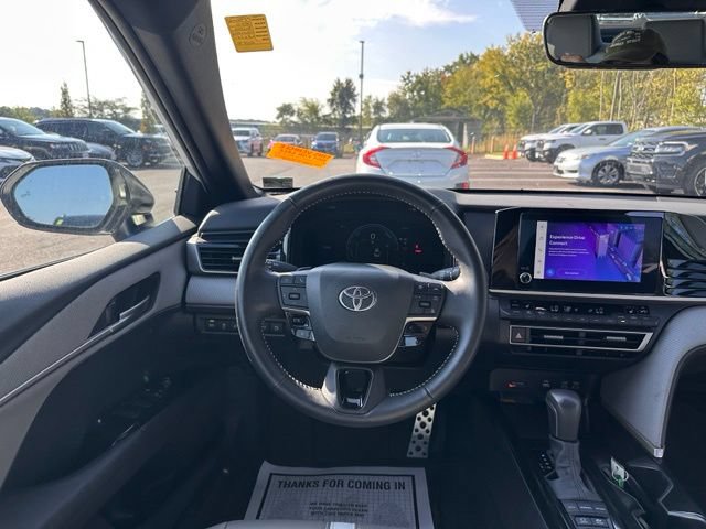 Used 2025 Toyota Camry SE w/ Convenience Package FWD image 20