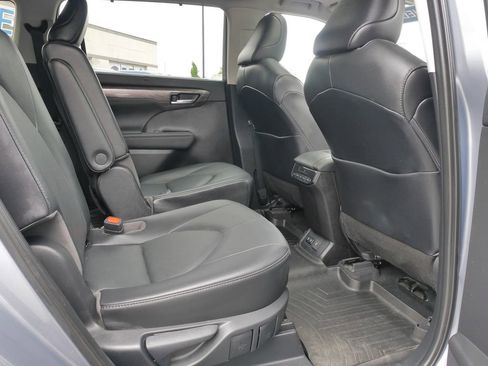 Used 2021 Toyota Highlander Limited AWD/4WD image 11