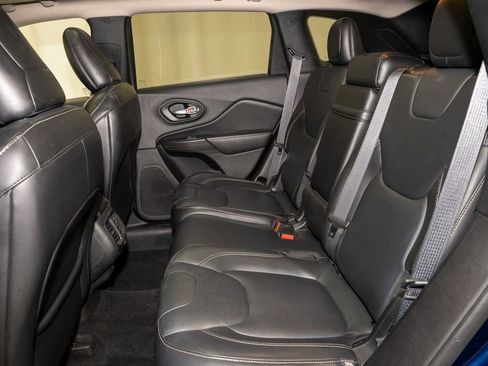 Used 2016 Jeep Cherokee Limited image 7