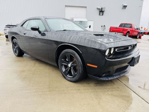 Certified 2016 Dodge Challenger SXT image 2